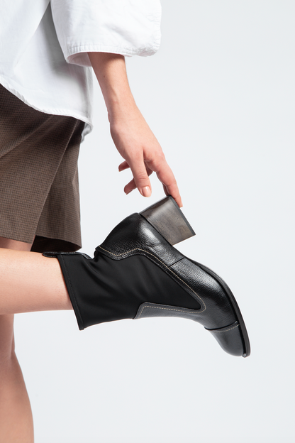 Bota Couro e Elastano